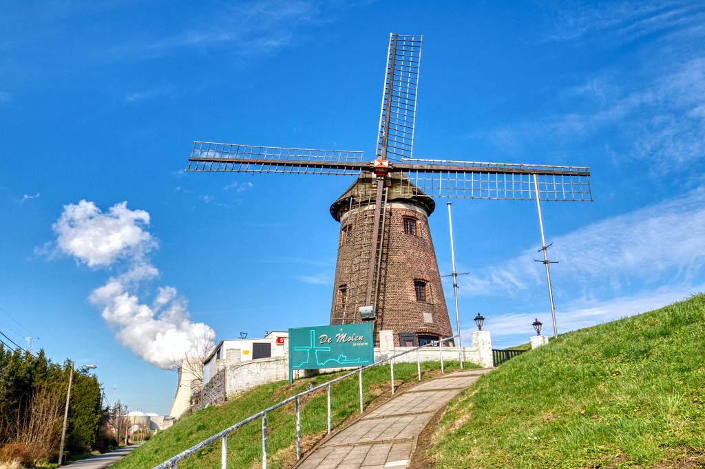 HDR Doel belgie belgique urbex decay verlaten spookdorp spookstad kerncentrale graffiti